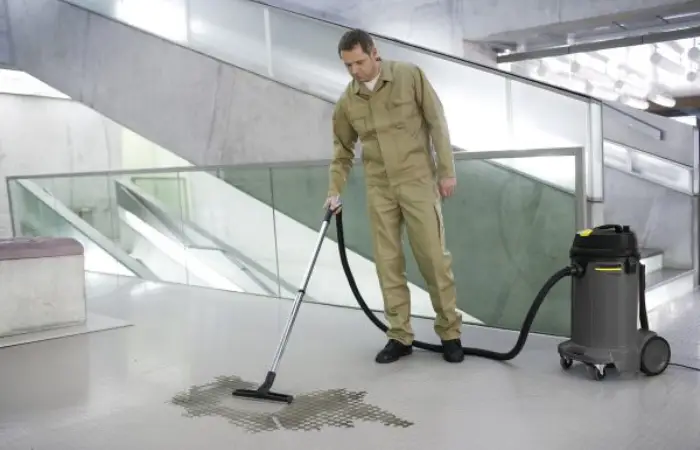 جاروبرقی صنعتی اب و خاک