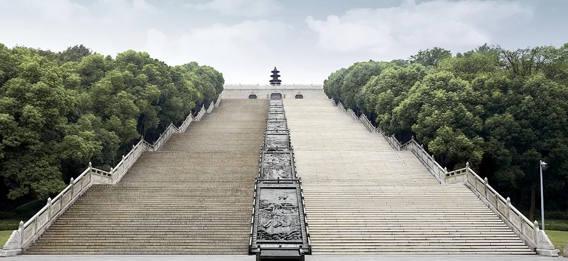 تفاوت پله های تمیز و قبل آن تفاوت را احساس کنید